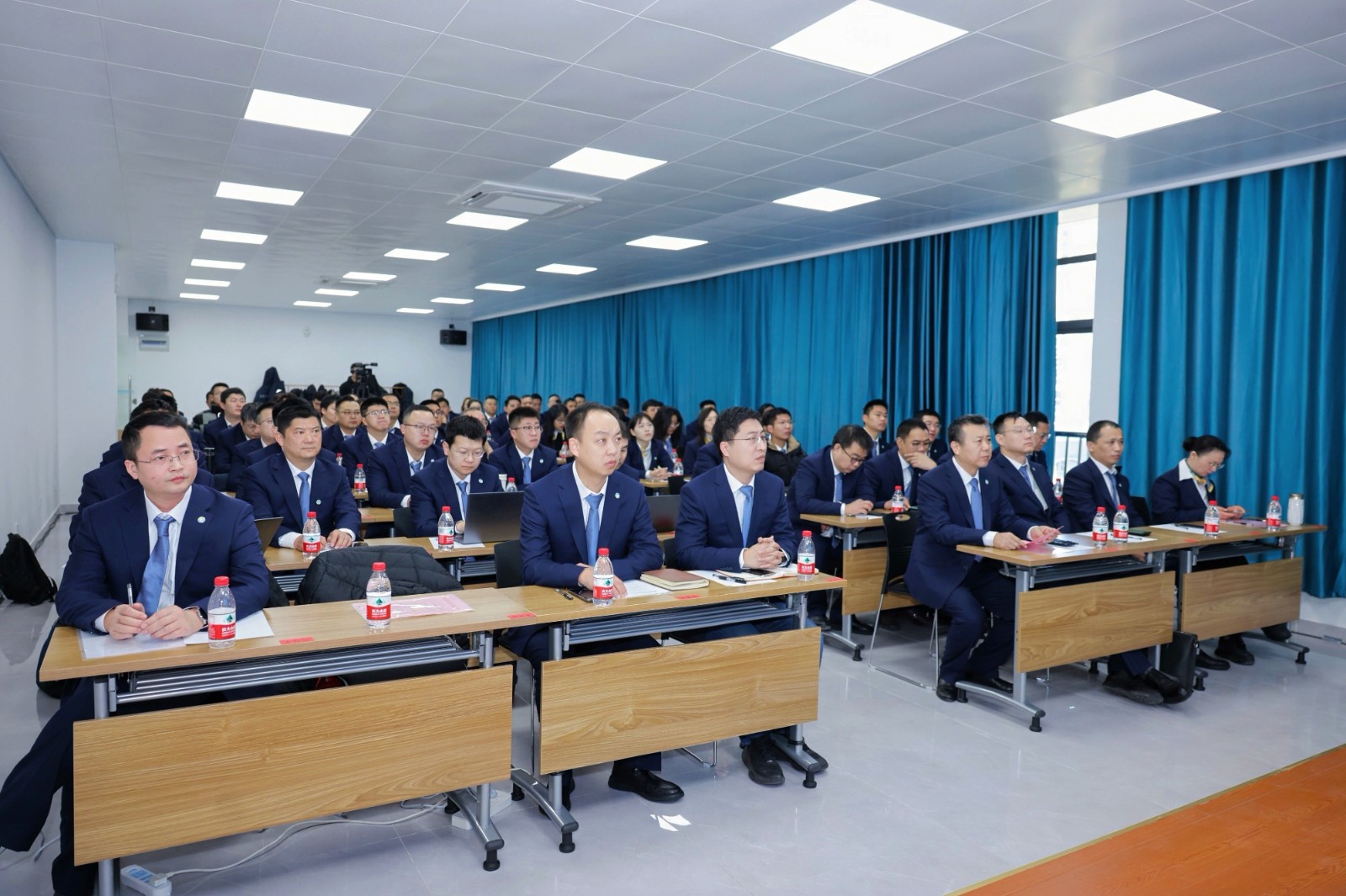 1737451488400669.jpg 1737451488400669.jpg